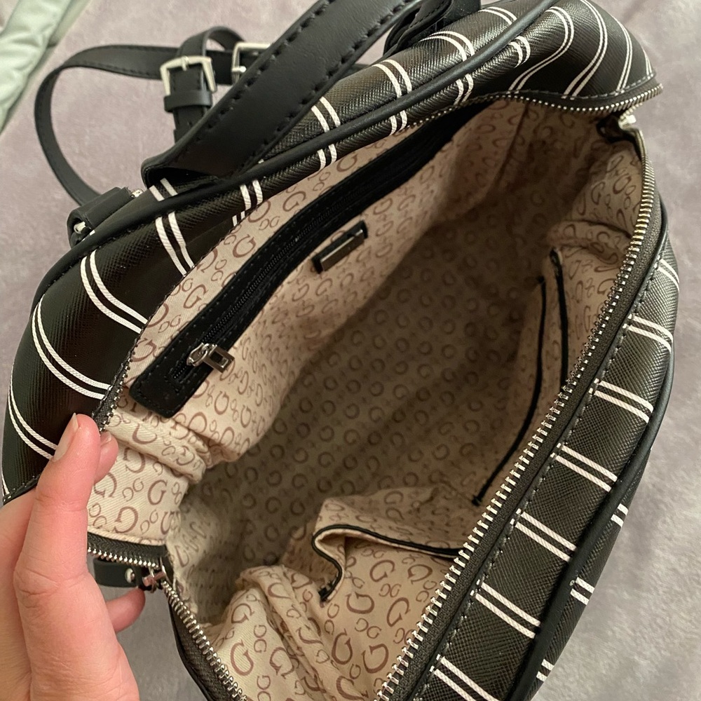 Guess leather backpack - Picture 3 of 4